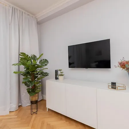 Stylowy Blisko Plazy Srodmiescie By Renters Gdyně